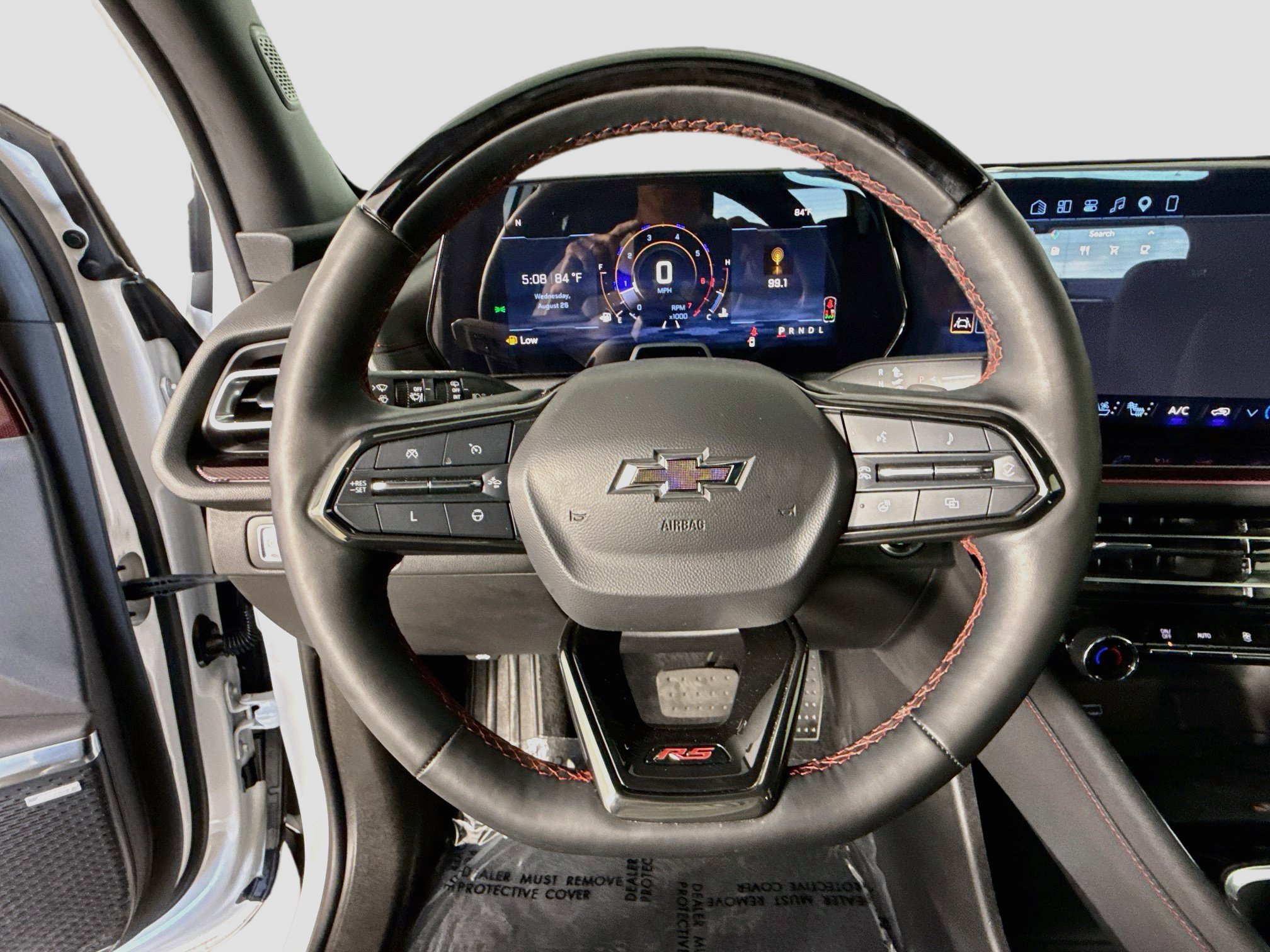 Used 2024 Chevrolet Traverse RS FWD image 13