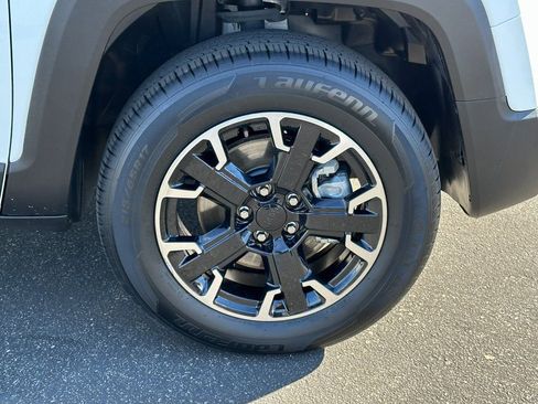 Certified 2023 Jeep Renegade Latitude image 11