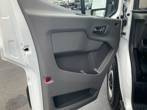 New 2026 Ford Transit 250 148 Medium Roof RWD image 15