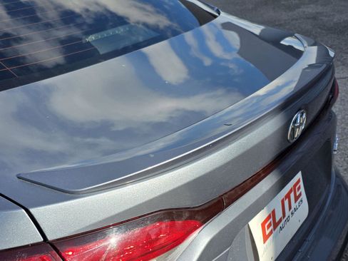 Used 2020 Toyota Corolla SE image 32