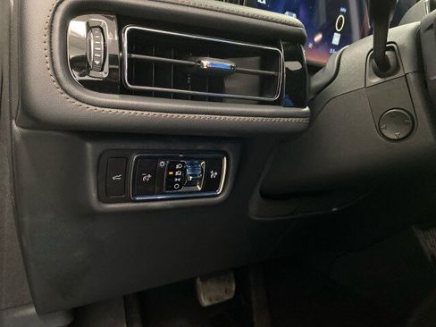 New 2026 Lincoln Aviator AWD w/ Jet Appearance Package image 16