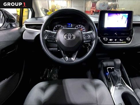 Used 2025 Toyota Corolla LE image 6