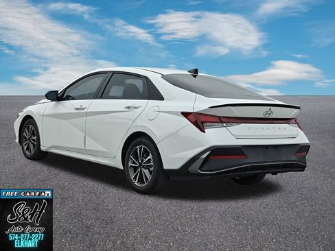 Used 2025 Hyundai Elantra Sport FWD image 15