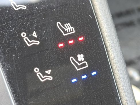 Certified 2024 Porsche Macan image 27