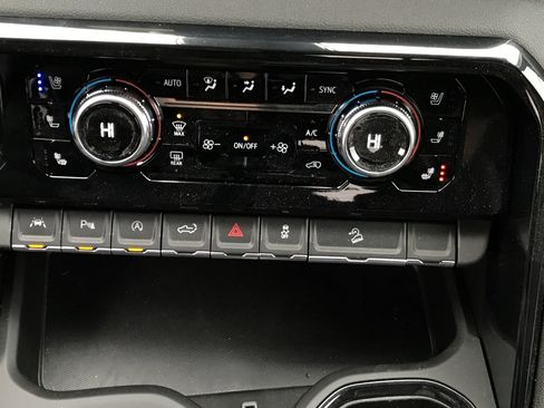 New 2026 GMC Sierra 1500 AT4 w/ AT4 Premium Package AWD/4WD image 21