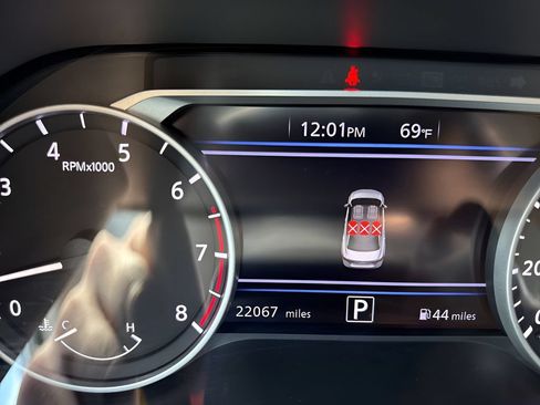Used 2025 Nissan Sentra SV FWD image 23