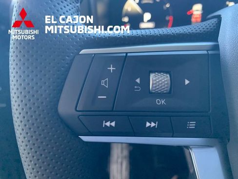 New 2026 Mitsubishi Outlander SEL image 18