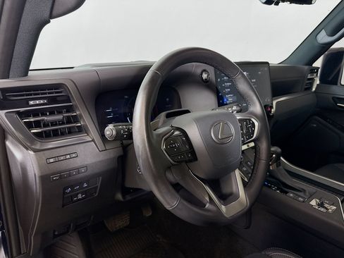 Certified 2025 Lexus GX 550 w/ Accessory Package (2T) AWD/4WD image 9