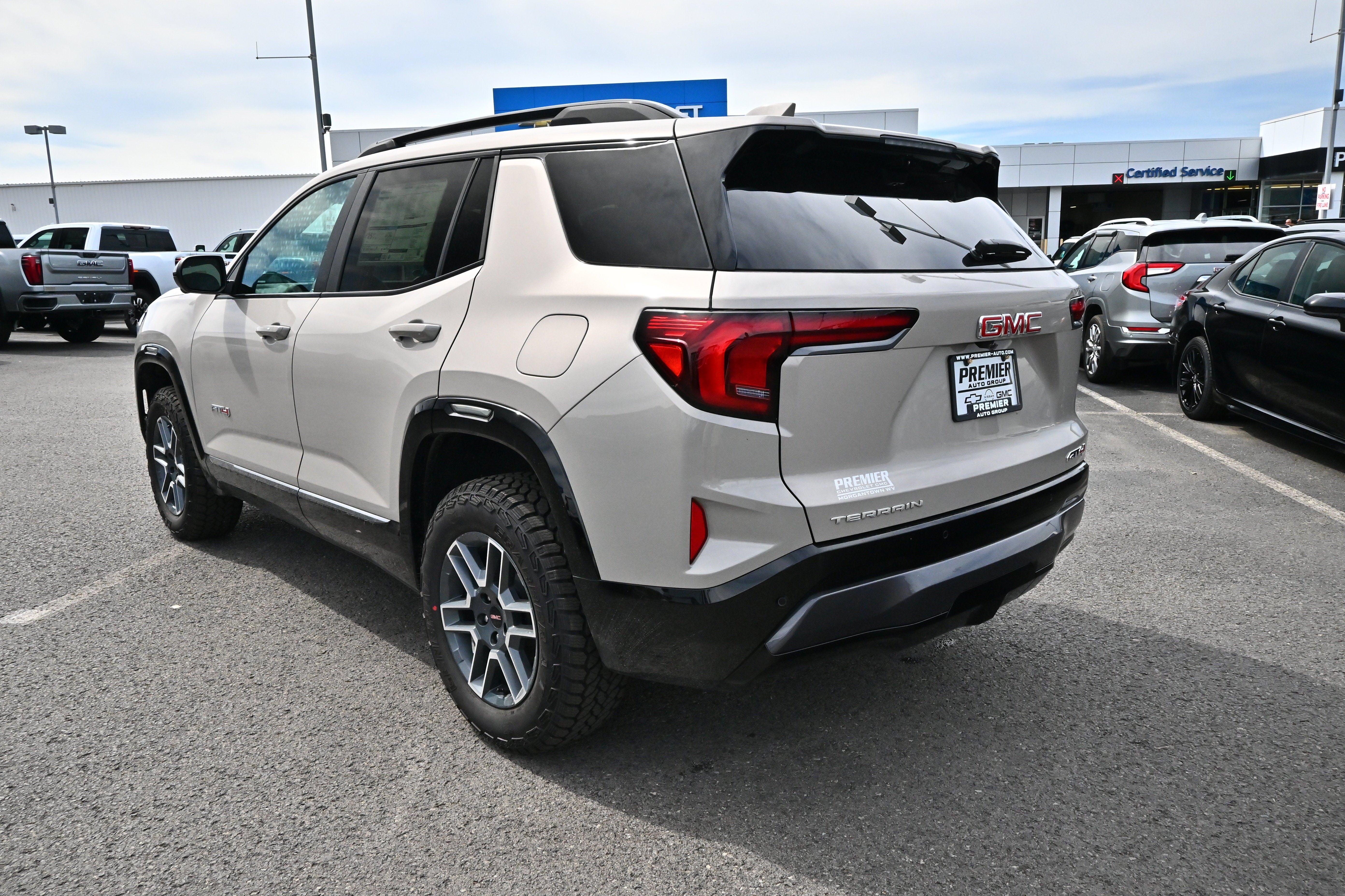New 2027 GMC Terrain AT4 w/ Technology Package II AWD/4WD image 6