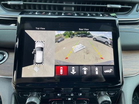 Used 2023 Jeep Grand Cherokee Summit image 31