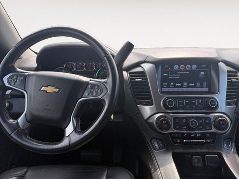 Used 2018 Chevrolet Suburban LT AWD/4WD image 4