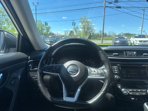 Used 2019 Nissan Rogue SV w/ Premium Package AWD/4WD image 26