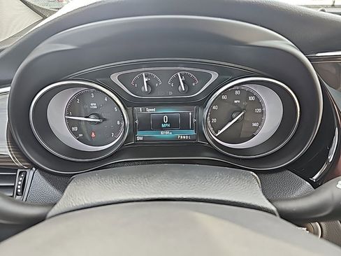 Used 2020 Buick Envision Essence image 28