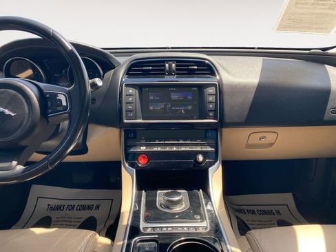 Used 2017 Jaguar XE Prestige RWD image 11