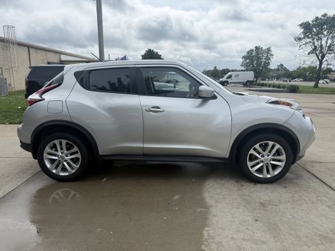 Used 2016 Nissan Juke S FWD image 8