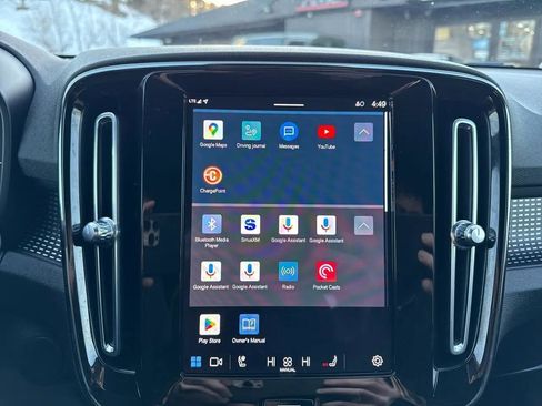 Used 2021 Volvo XC40 P8 Recharge w/ Climate Package image 42