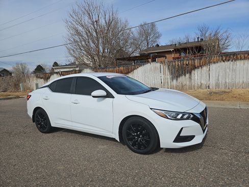 Used 2021 Nissan Sentra S image 2