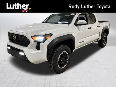 Used 2025 Toyota Tacoma TRD Off-Road image 1
