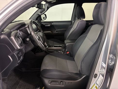 Used 2021 Toyota Tacoma TRD Off-Road w/ Technology Package image 15