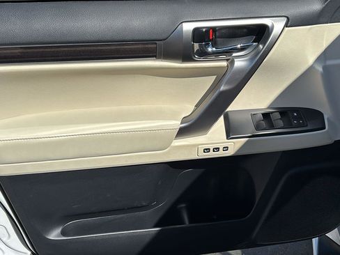 Used 2023 Lexus GX 460 Premium image 14