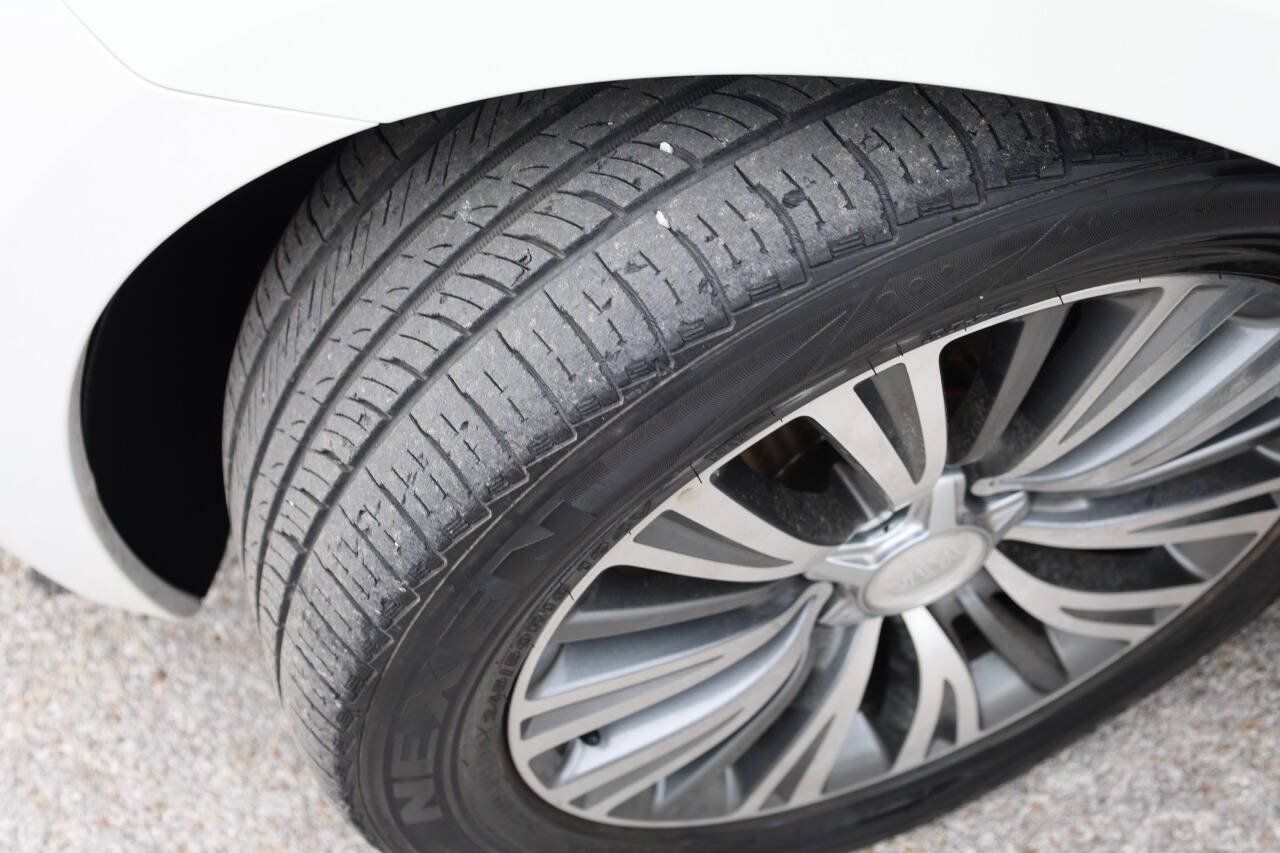 Used 2016 Kia K900 Luxury RWD image 23