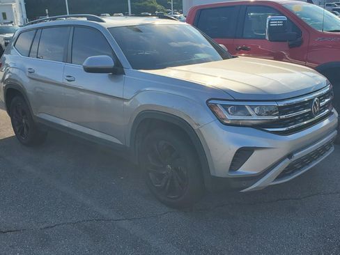 Used 2022 Volkswagen Atlas SE FWD image 2