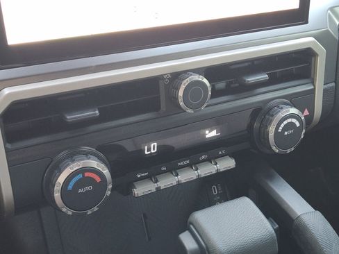 Used 2025 Toyota Tacoma TRD Off-Road AWD/4WD image 14
