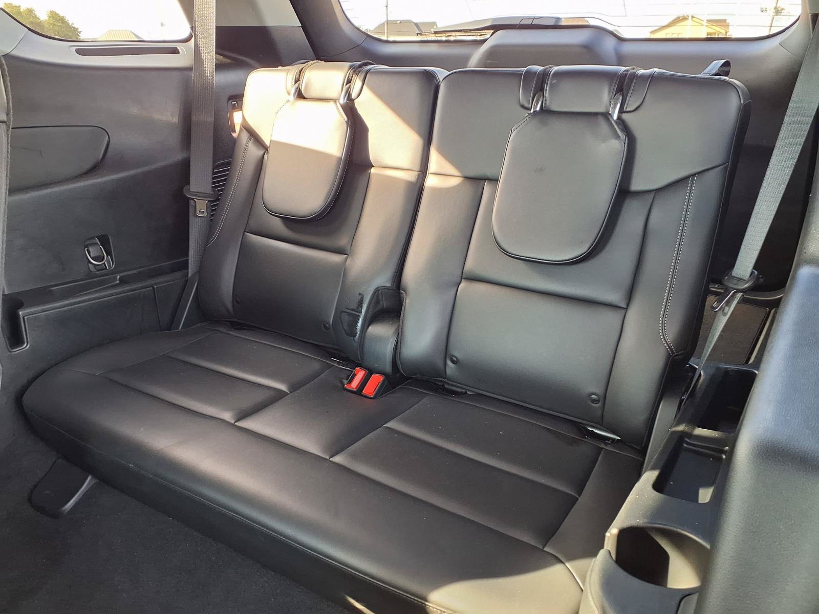 Used 2023 Ford Explorer XLT w/ Equipment Group 202A RWD image 14