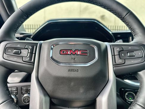 New 2026 GMC Sierra 1500 SLT AWD/4WD image 33