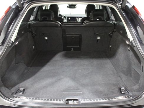 Used 2023 Volvo V90 B6 Cross Country Ultimate AWD/4WD image 23