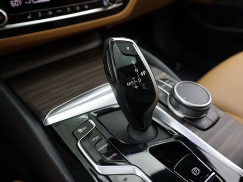 Used 2021 BMW 540i w/ Premium Package RWD image 22
