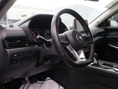Used 2023 Nissan Sentra SR w/ Electronics Package FWD image 21