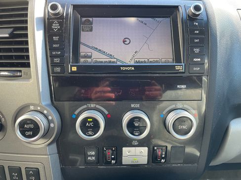 Used 2011 Toyota Sequoia Platinum image 27