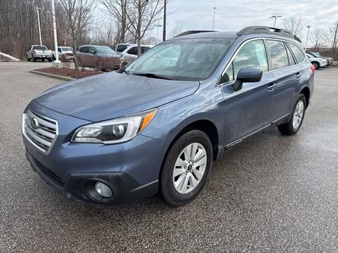 Used 2017 Subaru Outback 2.5i Premium image 3