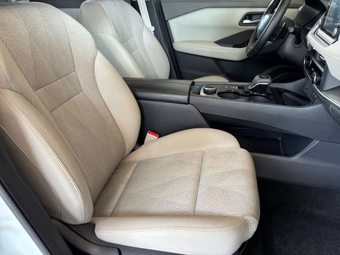 Used 2025 Nissan Rogue SV AWD/4WD image 33