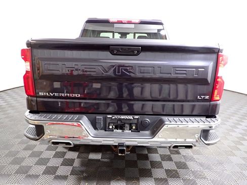 Used 2022 Chevrolet Silverado 1500 LTZ w/ LTZ Premium Package AWD/4WD image 18
