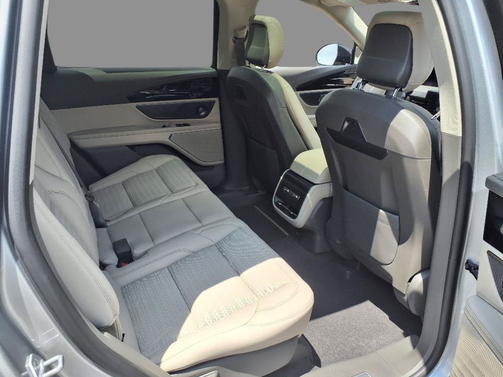 New 2025 Lincoln Nautilus Reserve w/ Jet Appearance Package AWD/4WD image 12