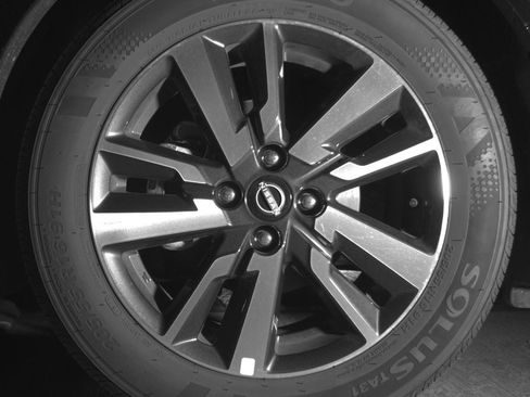 Used 2025 Nissan Versa SV FWD image 12