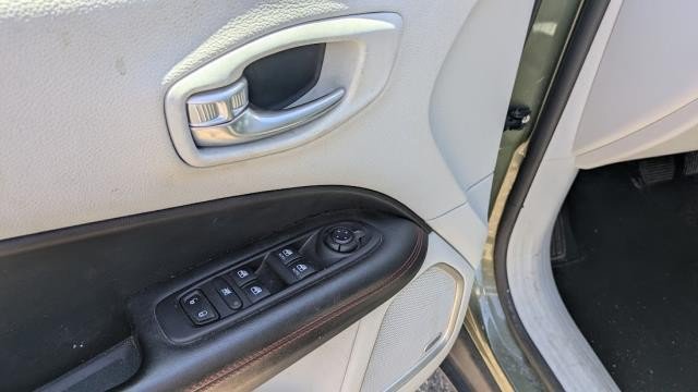Used 2021 Jeep Compass Limited w/ Sun and Sound Group AWD/4WD image 9