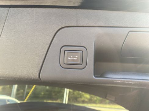 Used 2023 Buick Envision Essence w/ Sport Touring Package image 28