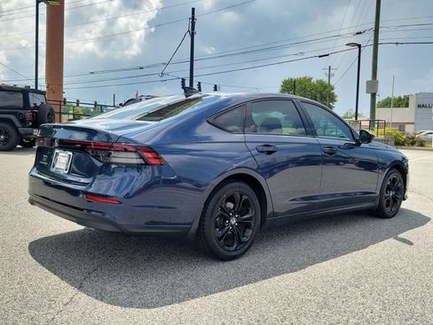 Certified 2025 Honda Accord SE image 4