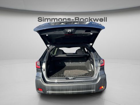 Used 2023 Subaru Outback Premium image 8
