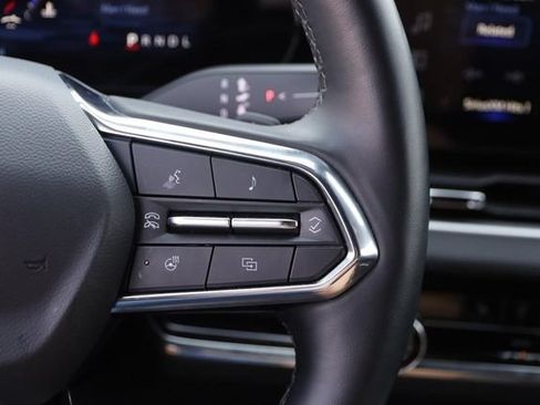 Used 2025 Chevrolet Equinox LT FWD image 12