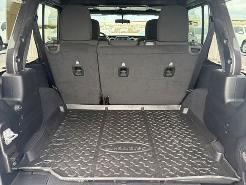 Used 2021 Jeep Wrangler Unlimited Sport image 26