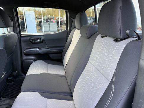 Certified 2023 Toyota Tacoma TRD Off-Road image 15