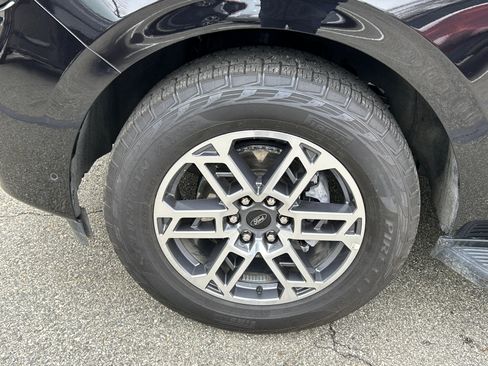 Used 2025 Ford Expedition Active image 8