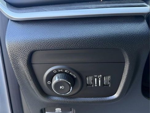 New 2025 Jeep Grand Cherokee L Limited image 13