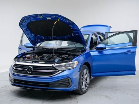 Used 2024 Volkswagen Jetta SE image 17