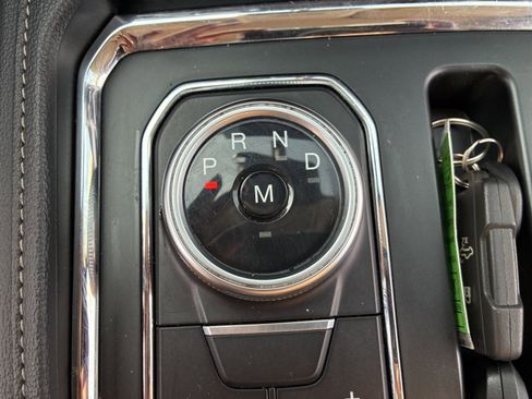 Used 2024 Ford Expedition XLT image 18