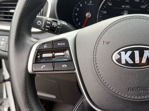 Used 2019 Kia Sorento SX image 31